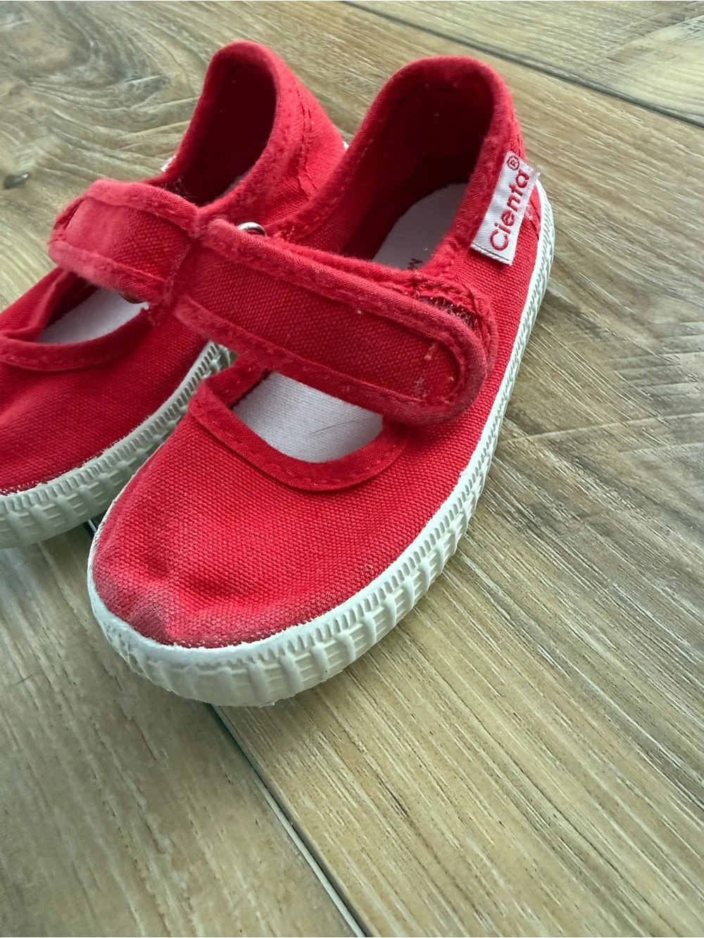 Cienta Red Canvas Mary Jane Toddler Shoes